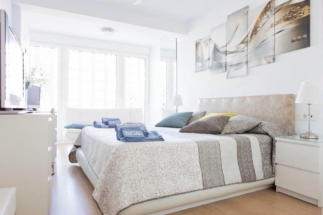 Apartamento Lujo Frente Al Mar Centro De Málaga Kültér fotó