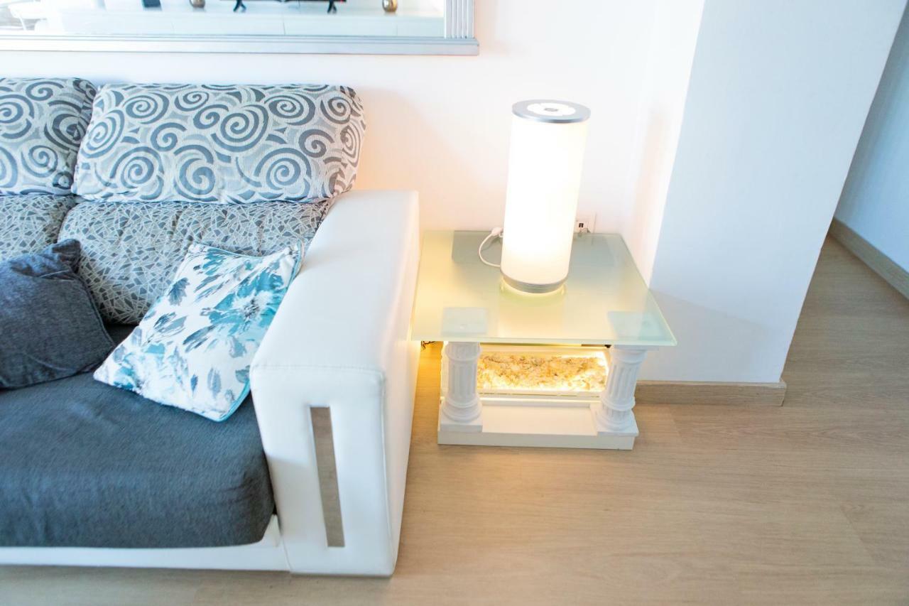 Apartamento Lujo Frente Al Mar Centro De Málaga Kültér fotó