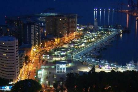 Apartamento Lujo Frente Al Mar Centro De Málaga Kültér fotó